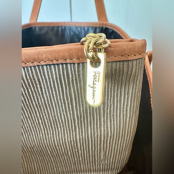 Salvatore Ferragamo Tote Bag with Pouch - Picture 7 of 15